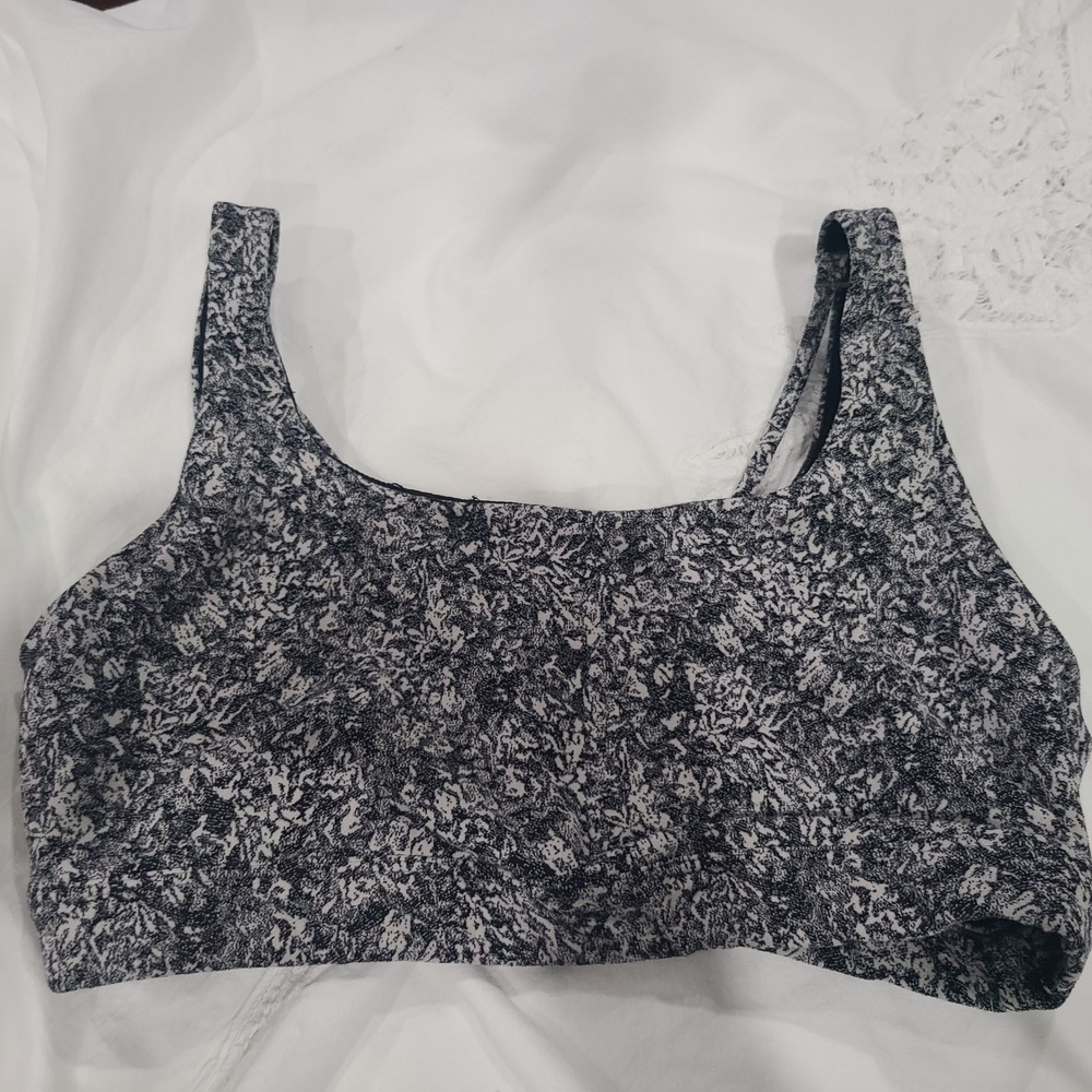 Athleta Womens Medium Black White Abstract Floral Strappy Back Sports Bra M